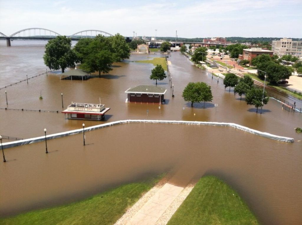 LeClaire Park, Davenport